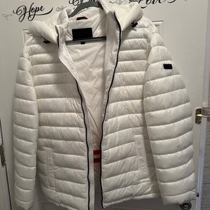 Women’s white jacket